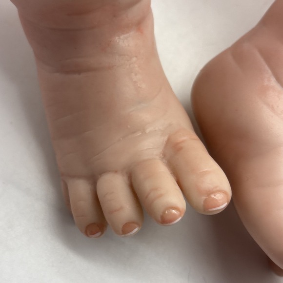 Lifelike Baby Doll Girl, 18" Realistic Full Body, Lifelike - Picture 15 of 15